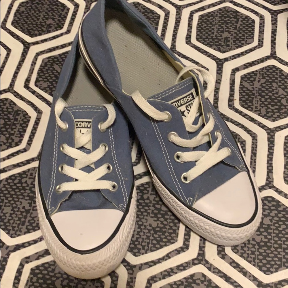 Converse low tops size 7